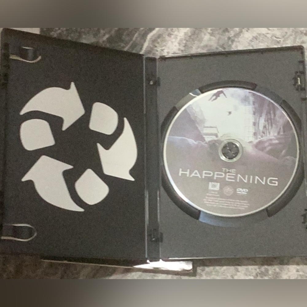Preowned Like New The Happening DVD 2008 Walmart White Label Non Fiction Film. - Picture 3 of 15